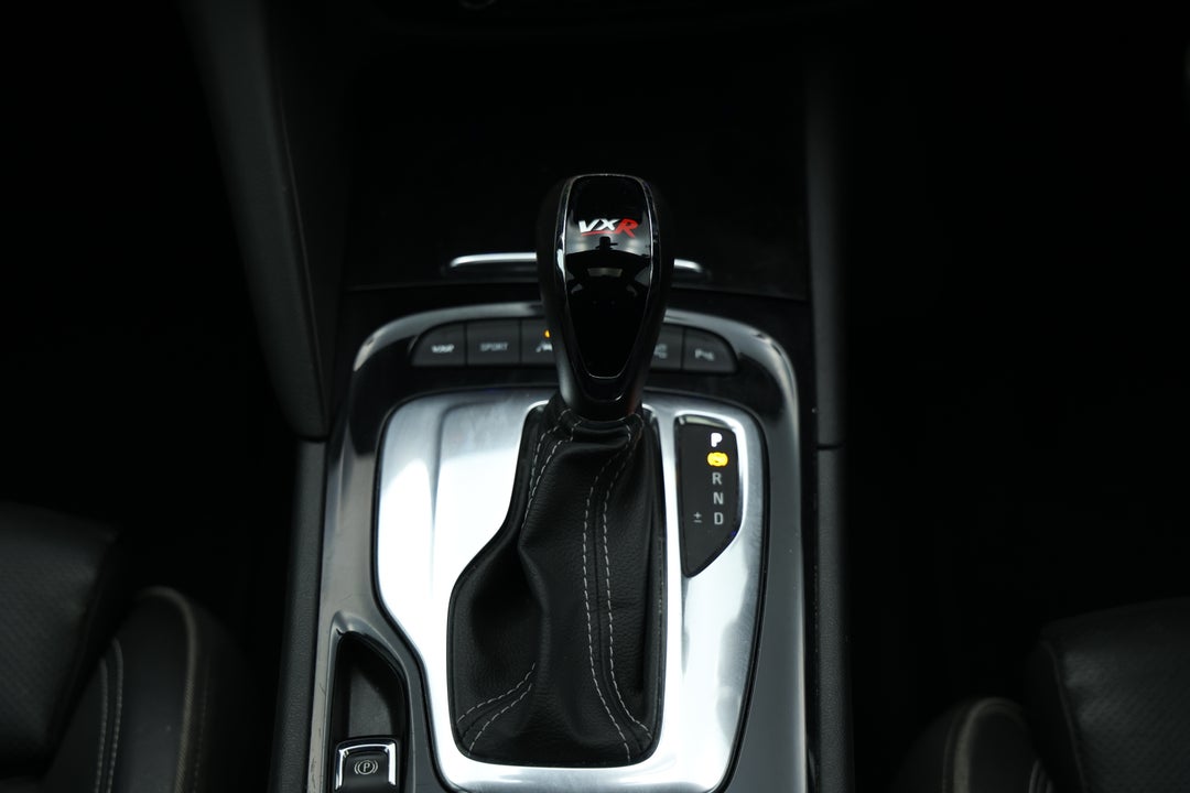 2018 Holden Commodore Vxr, Automatic, 116696 km, Gear Lever 
