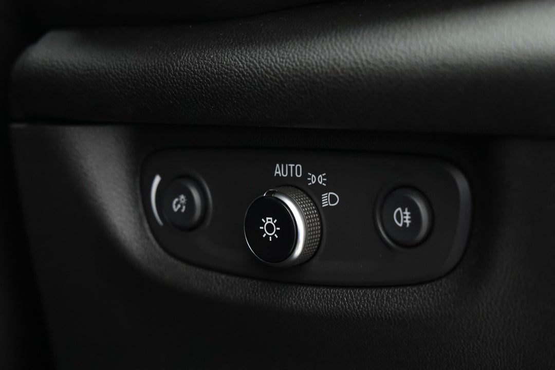 2018 Holden Commodore Vxr, Automatic, 116696 km, Utility Switches/Buttons