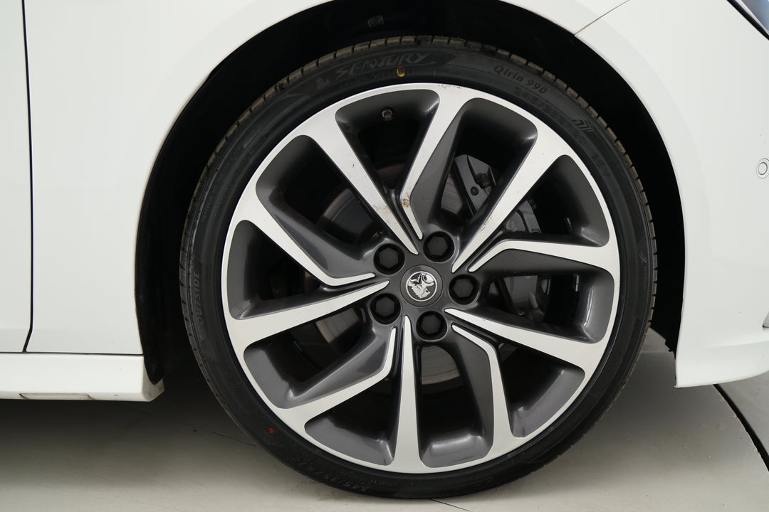 2018 Holden Commodore Vxr, Automatic, 116696 km, Right Front Wheel