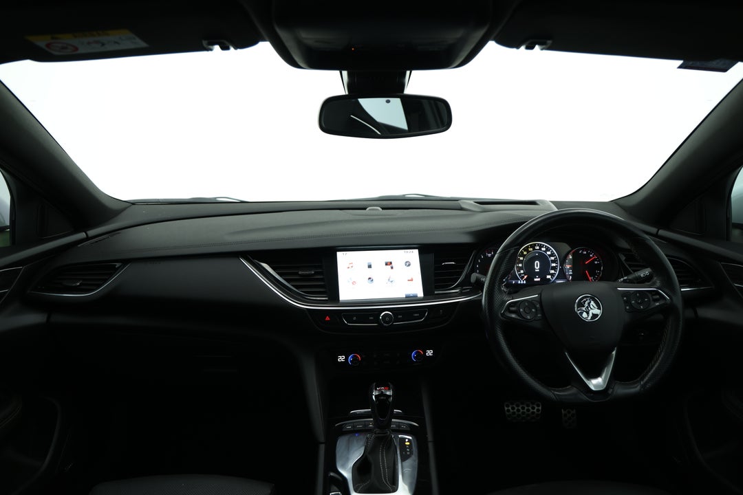 2018 Holden Commodore Vxr, Automatic, 116696 km, Dashboard View