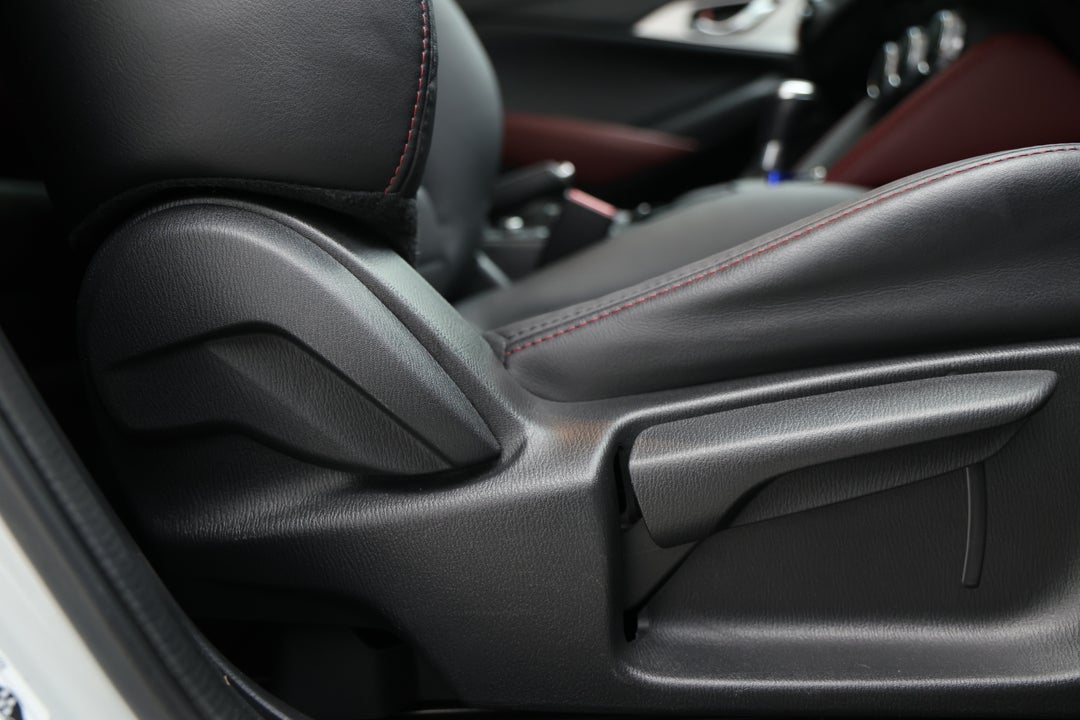 2016 Mazda CX-3 S Touring (FWD), Automatic, 170255 km, Drivers Side Adjustment Panel