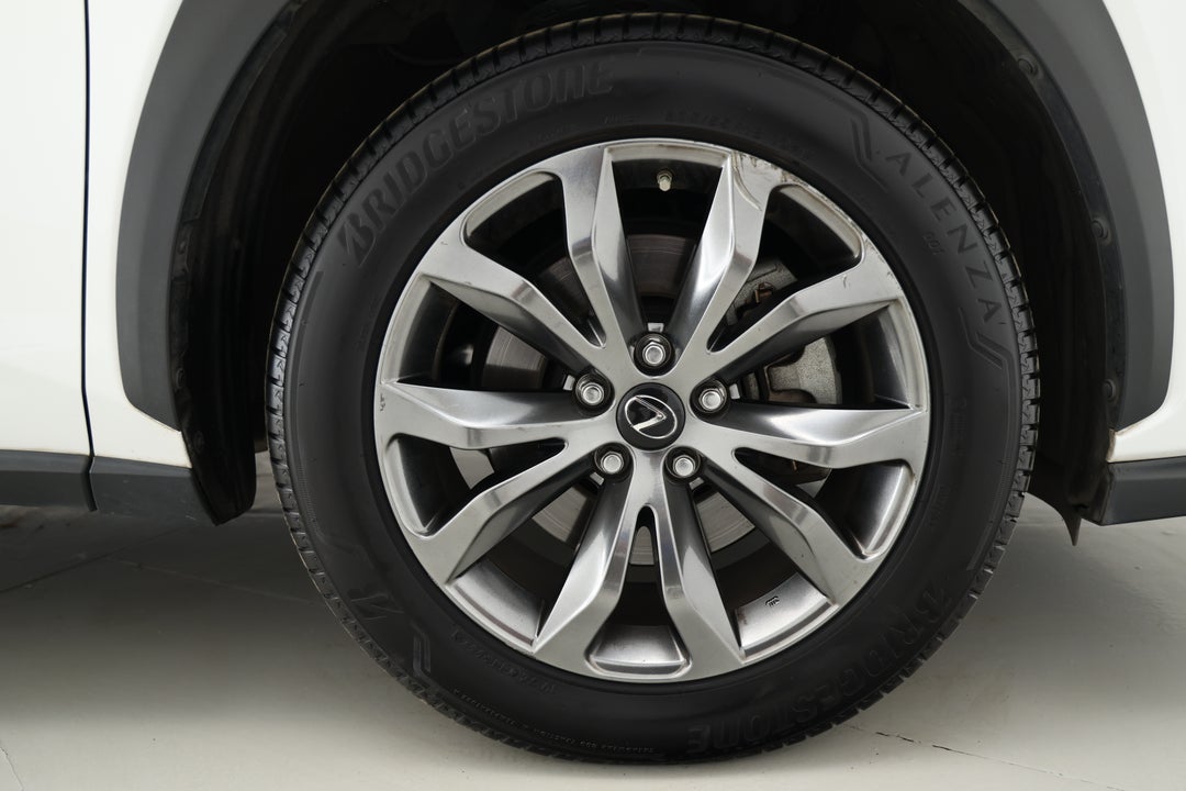 2018 Lexus Nx300 F-sport (FWD), Automatic, 101372 km, Right Front Wheel
