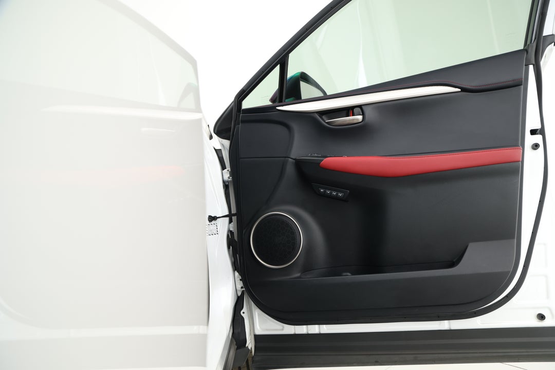 2018 Lexus Nx300 F-sport (FWD), Automatic, 101372 km, Speaker View