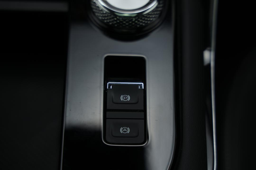 2023 GWM Haval H6 Ultra Hybrid, Automatic, 25972 km, Steering Wheel Close-up