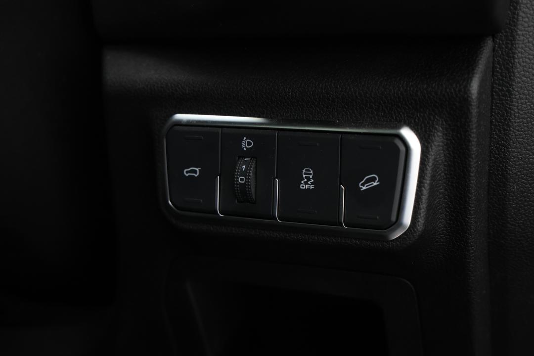 2023 GWM Haval H6 Ultra Hybrid, Automatic, 25972 km, Drivers Side Adjustment Panel