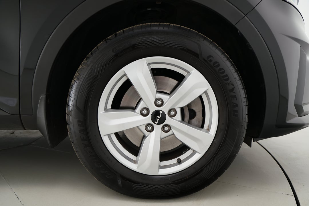 2023 Kia Sorento S 7 Seat, Automatic, 27993 km, Right Front Wheel