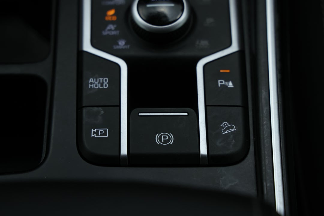 2023 Kia Sorento S 7 Seat, Automatic, 27993 km, Handbrake