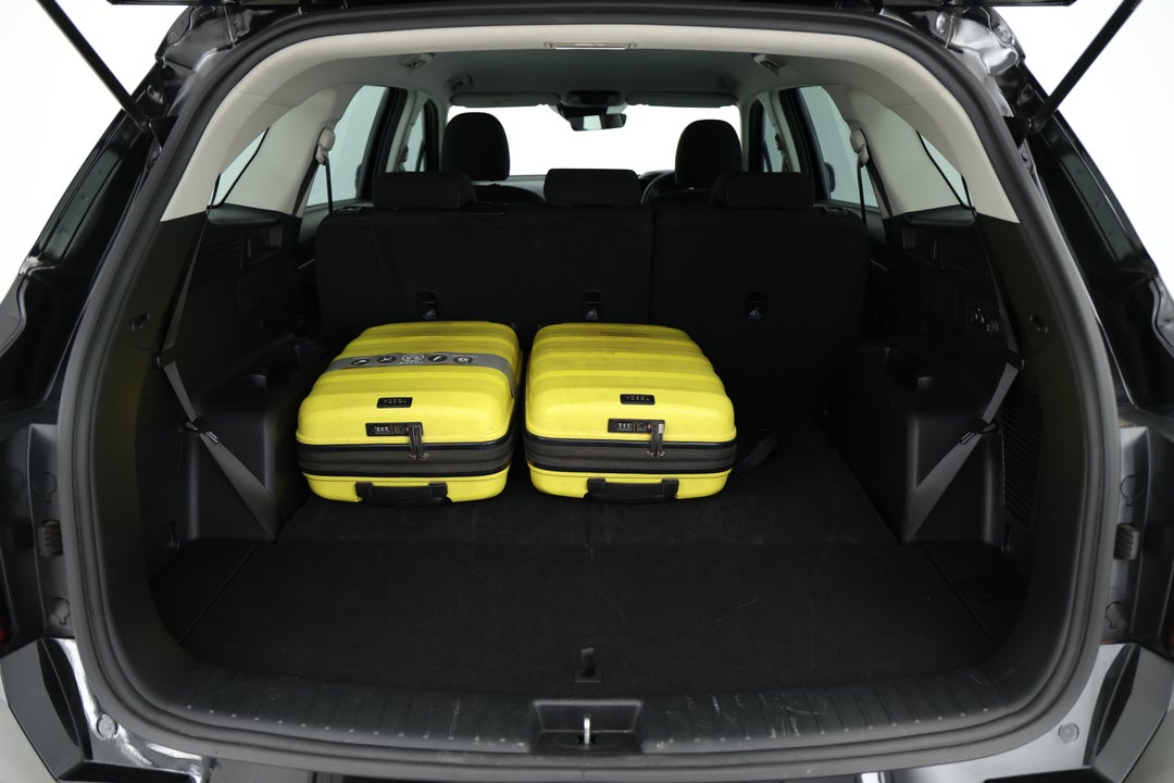 2023 Kia Sorento S 7 Seat, Automatic, 27993 km, Boot Inside View with Luggage