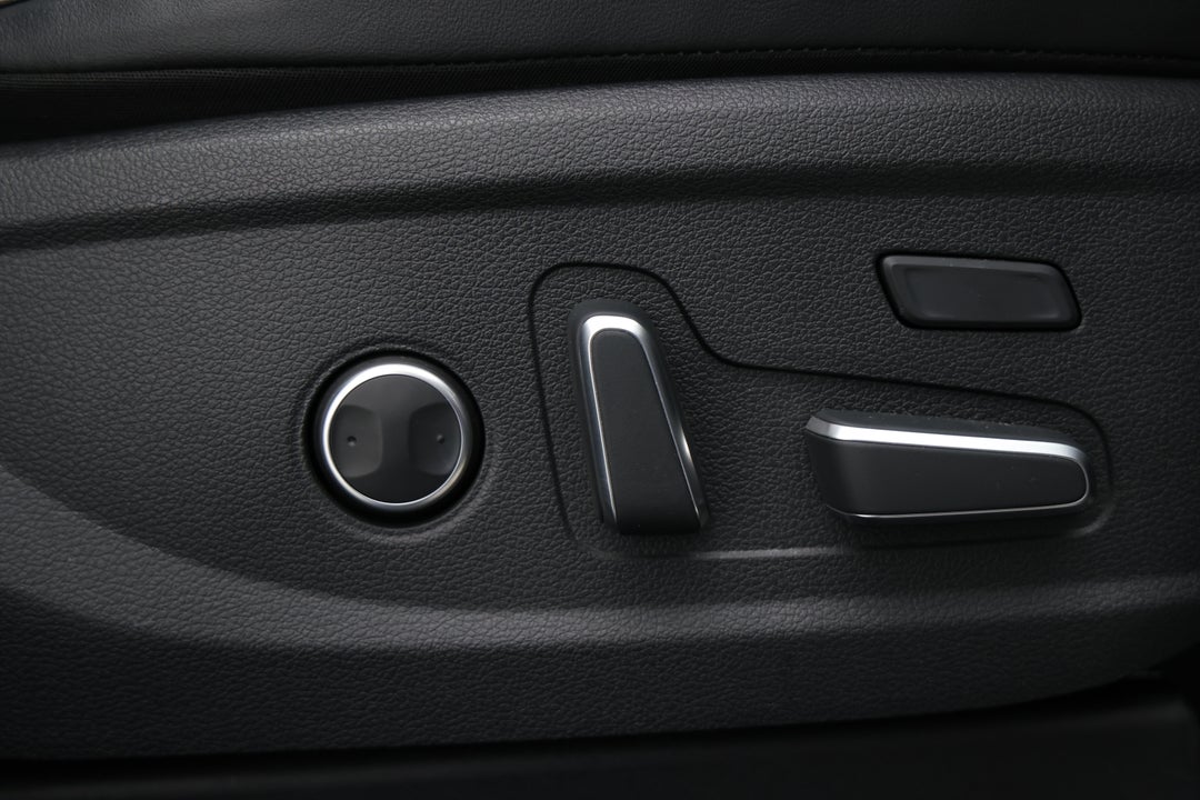 2023 Hyundai Palisade Calligraphy Black Ink (8 Seat), Automatic, 59089 km, Drivers Side Adjustment Panel