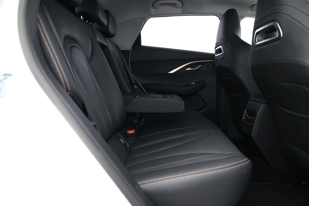 2023 Chery Omoda 5 Ex (high Version), Automatic, 44472 km, Right Side Rear Door Cabin View