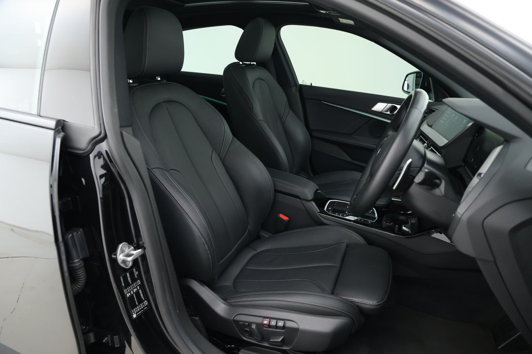 2021 BMW 2 20i M Sport Gran Coupe, Automatic, 12824 km, Right Side Front Door Cabin View