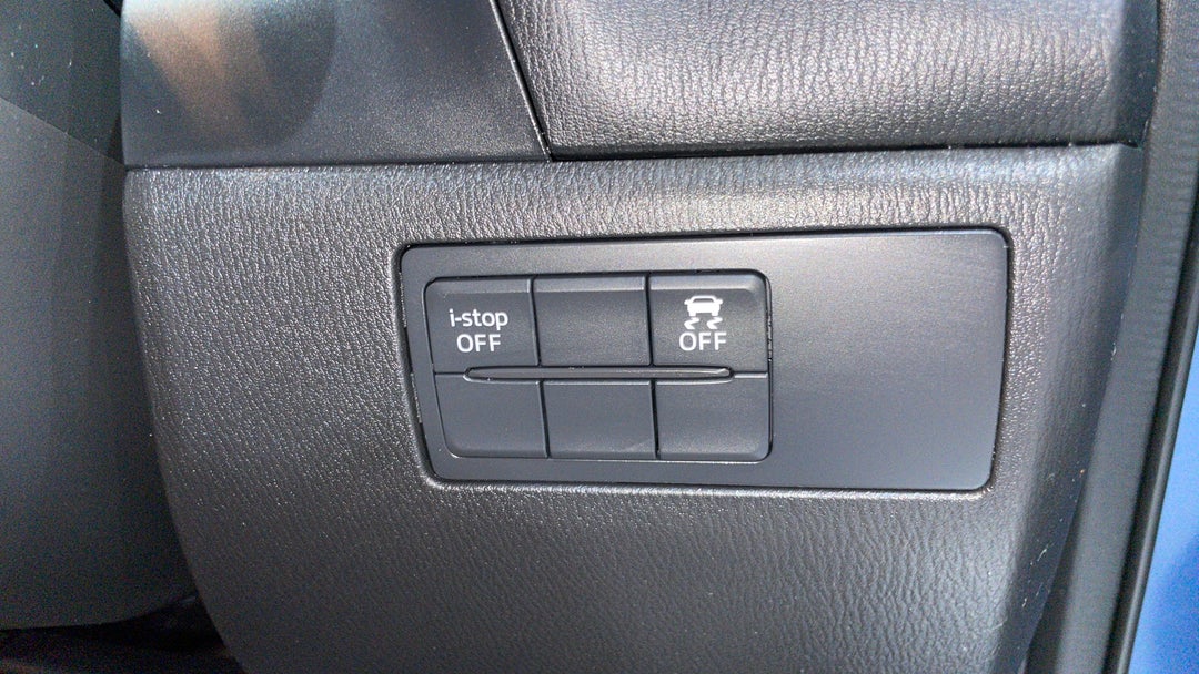 2018 Mazda Mazda3 Maxx Sport, Automatic, 23047 km, Utility Switches/Buttons