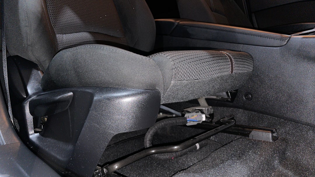 2018 Mazda Mazda3 Maxx Sport, Automatic, 23047 km, Drivers Side Adjustment Panel