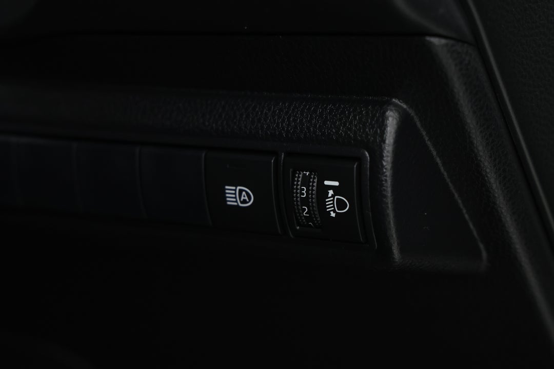 2020 Toyota Corolla Ascent Sport Hybrid, Automatic, 107436 km, Utility Switches/Buttons