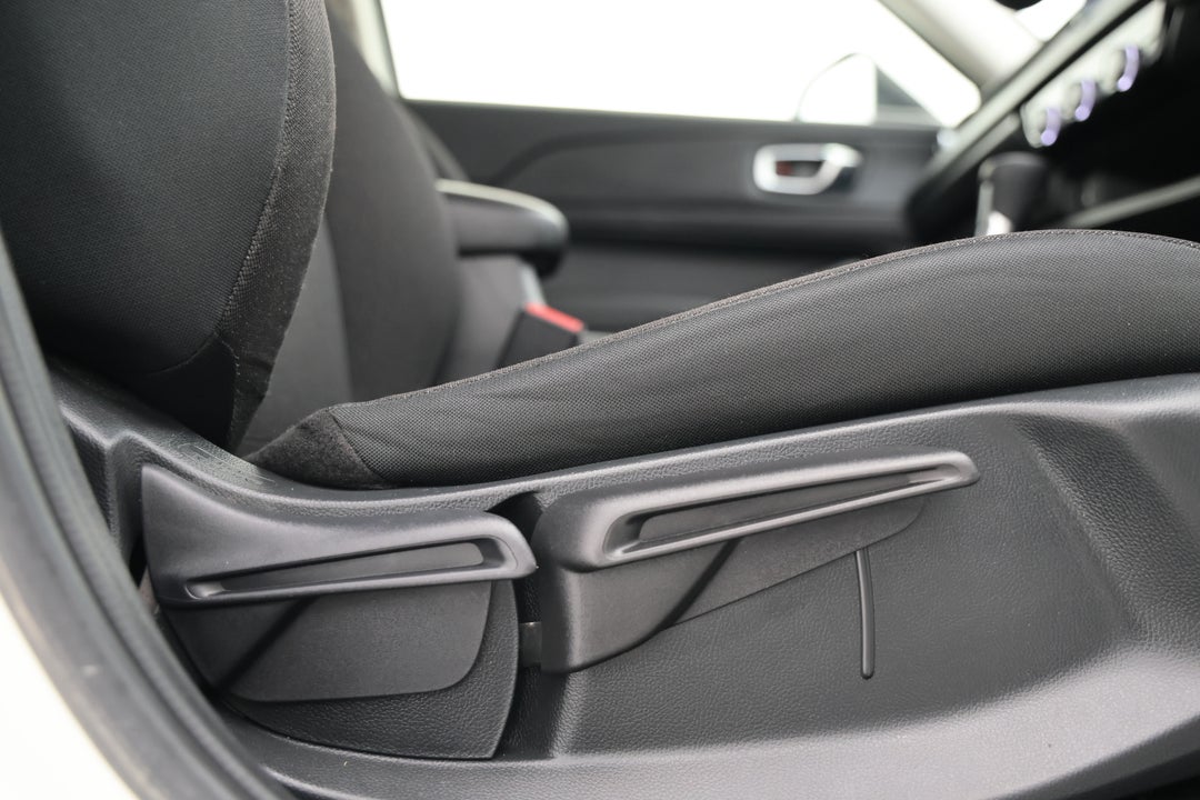 2022 Honda HR-V Vi X, Automatic, 66253 km, Drivers Side Adjustment Panel