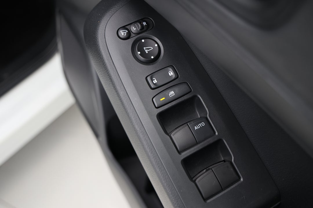 2022 Honda HR-V Vi X, Automatic, 66253 km, Drivers Side Door Panel Controls