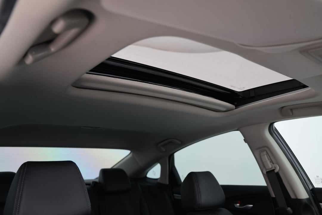 2017 Honda Civic Vti-lx, Automatic, 45080 km, Interior Sunroof/Moonroof