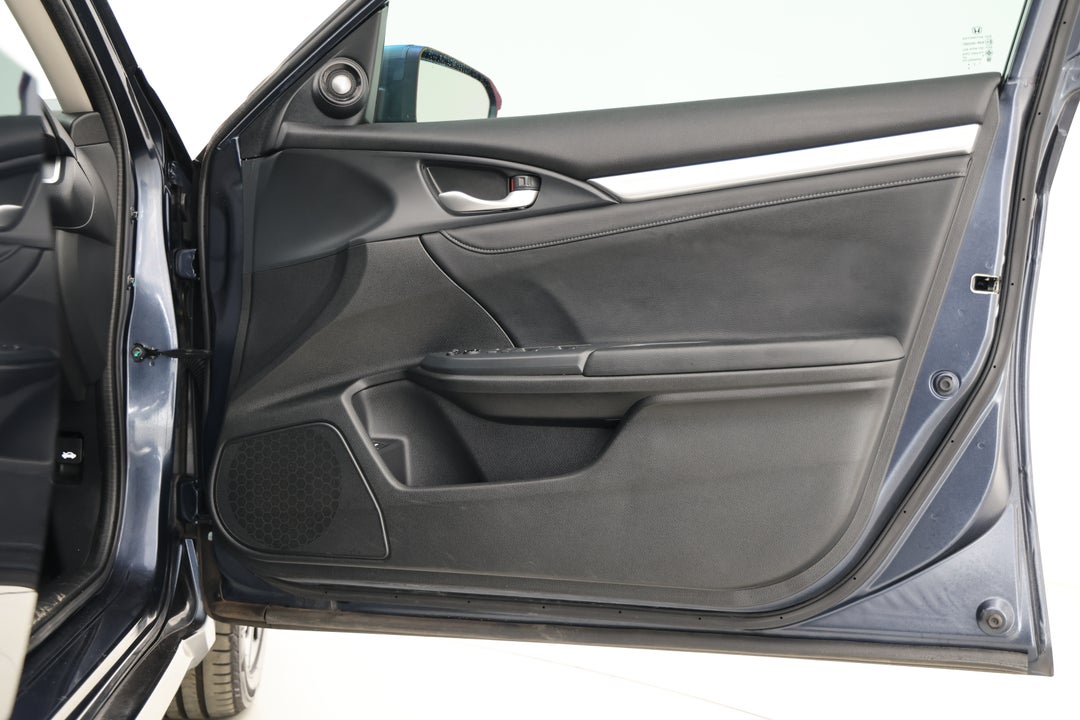 2017 Honda Civic Vti-lx, Automatic, 45080 km, Speaker View