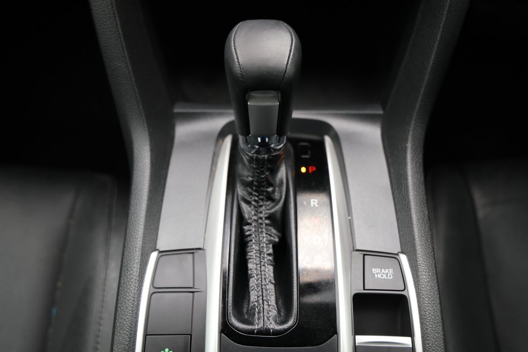 2017 Honda Civic Vti-lx, Automatic, 45080 km, Gear Lever 
