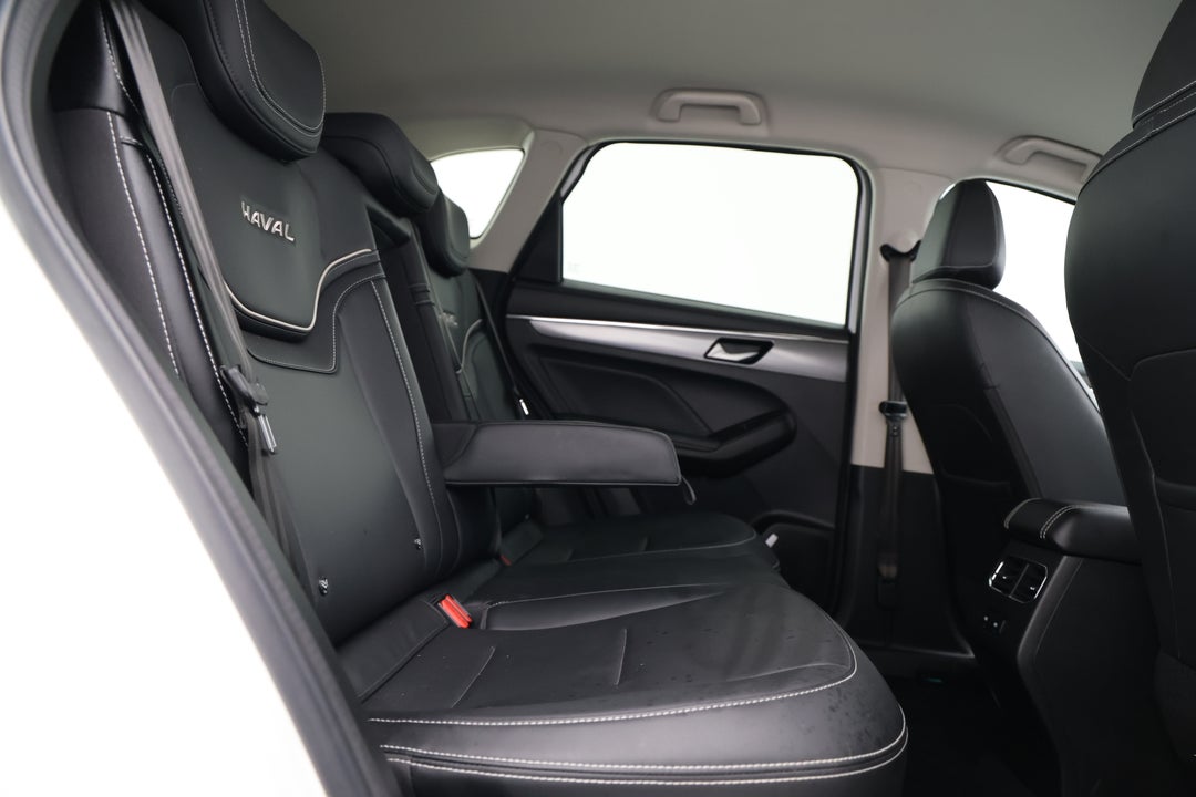 2023 GWM Haval Jolion Ultra, Automatic, 42262 km, Right Side Rear Door Cabin View