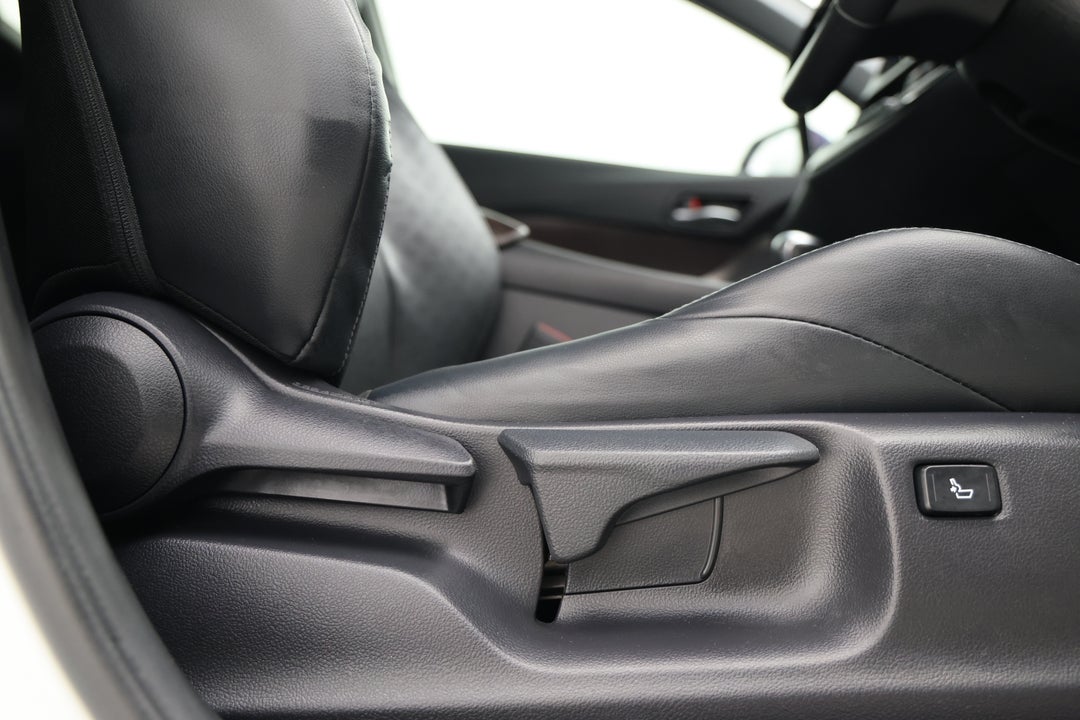 2018 Toyota C-HR Koba (AWD), Automatic, 82139 km, Drivers Side Adjustment Panel