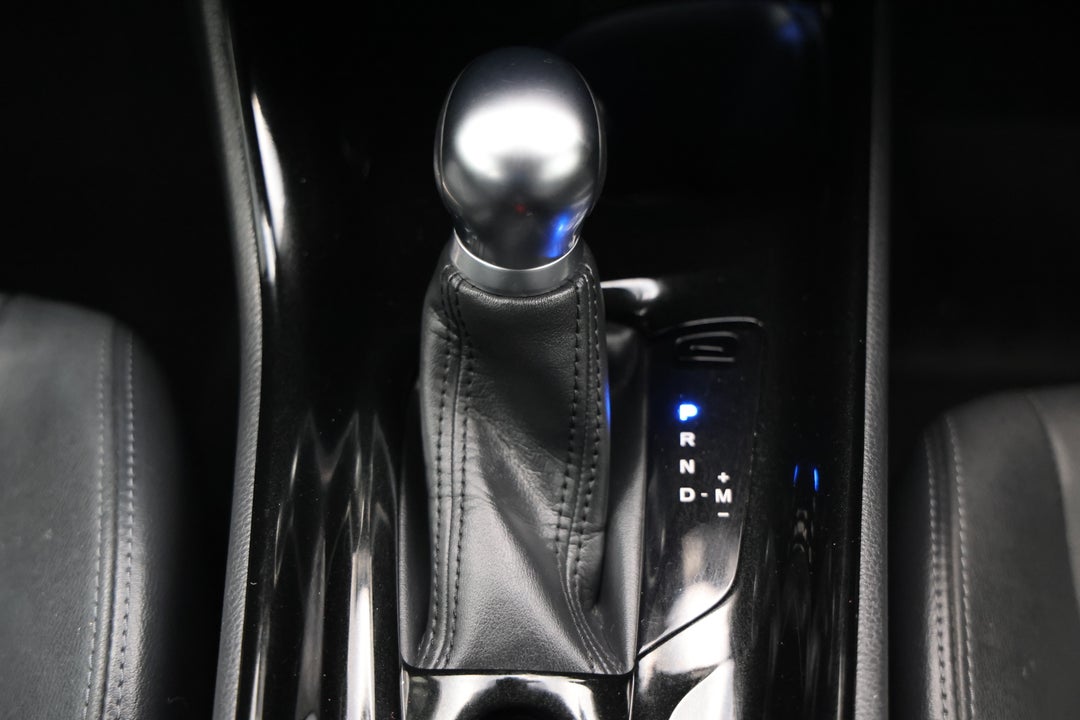 2018 Toyota C-HR Koba (AWD), Automatic, 82139 km, Gear Lever 