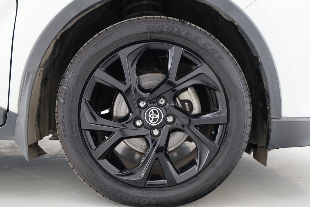 2018 Toyota C-HR Koba (AWD), Automatic, 82139 km, Right Front Wheel