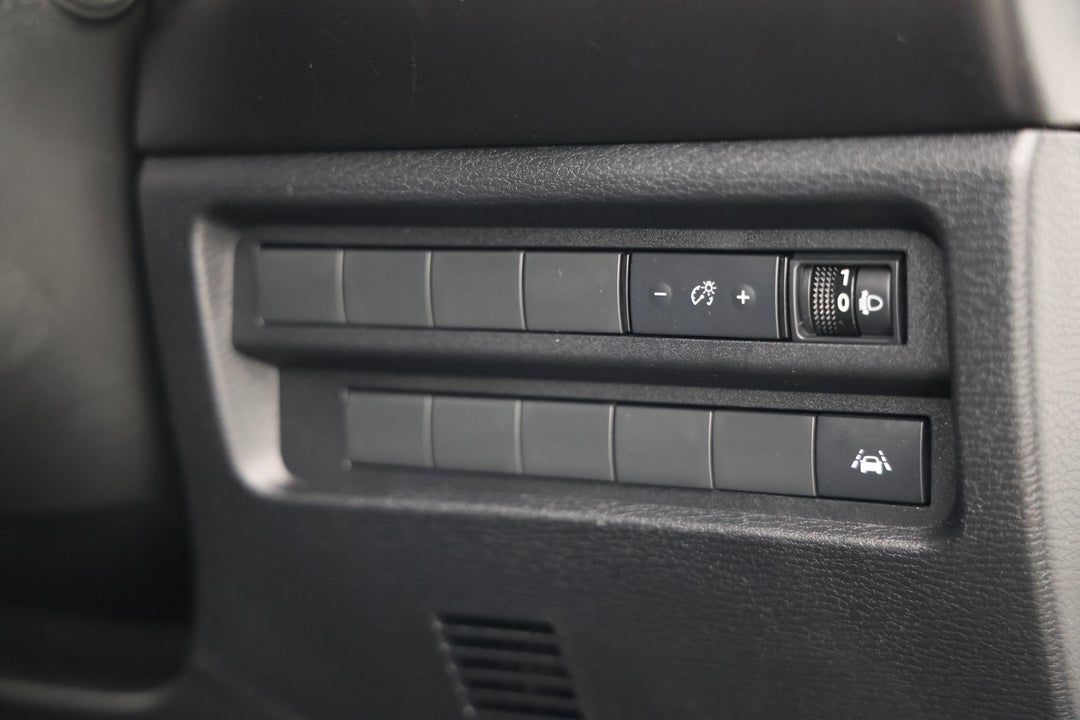 2024 Mitsubishi Outlander Es 5 Seat (2WD), Automatic, 51011 km, Utility Switches/Buttons