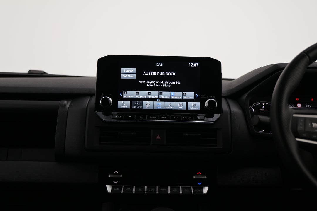 2024 Mitsubishi Triton Glx-r (4x4), Automatic, 16003 km, Center Console