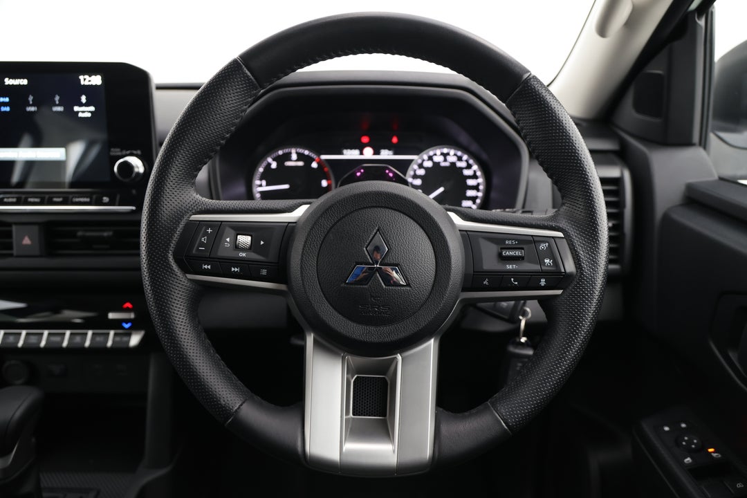 2024 Mitsubishi Triton Glx-r (4x4), Automatic, 16003 km, Steering Wheel Close-up