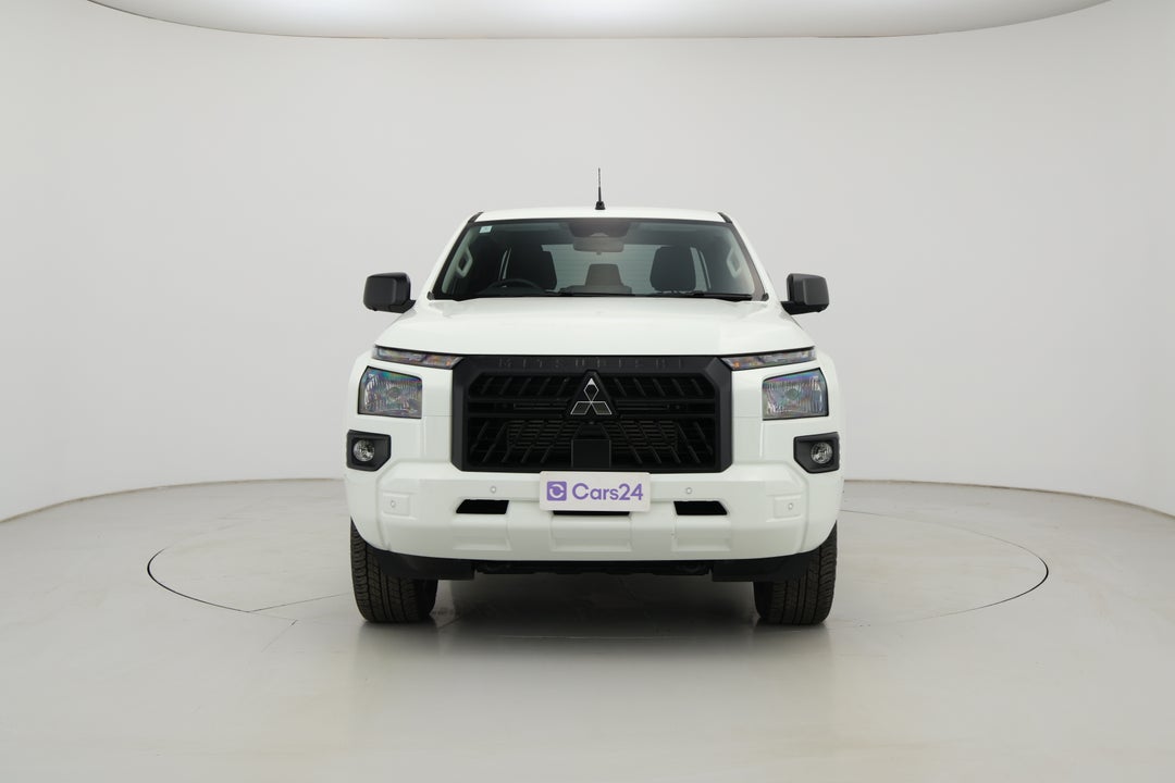 2024 Mitsubishi Triton Glx-r (4x4), Automatic, 16003 km, Front View