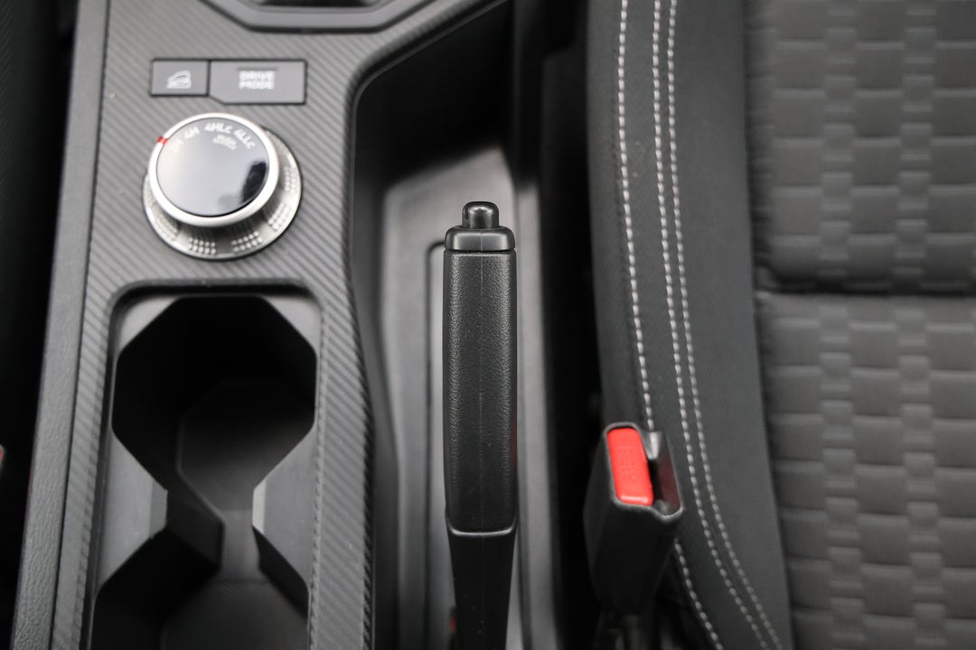 2024 Mitsubishi Triton Glx-r (4x4), Automatic, 16003 km, Handbrake