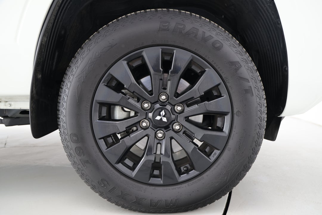 2024 Mitsubishi Triton Glx-r (4x4), Automatic, 16003 km, Right Front Wheel