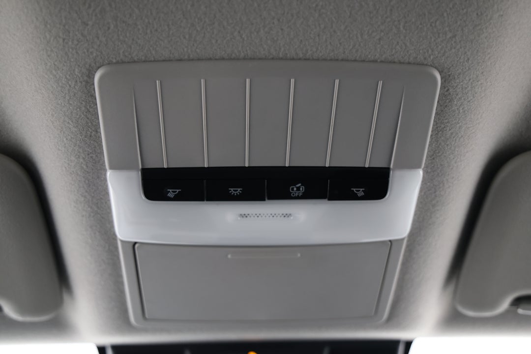 2024 Mitsubishi Triton Glx-r (4x4), Automatic, 16003 km, On-Roof Controls/Sunglass holder