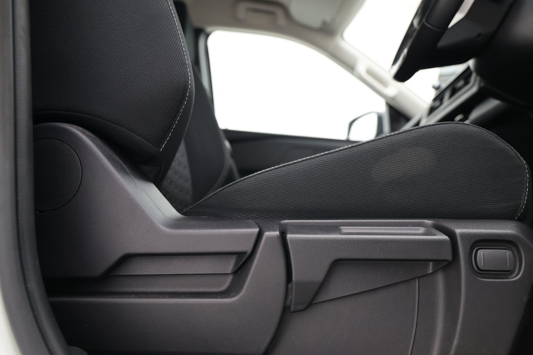 2024 Mitsubishi Triton Glx-r (4x4), Automatic, 16003 km, Drivers Side Adjustment Panel