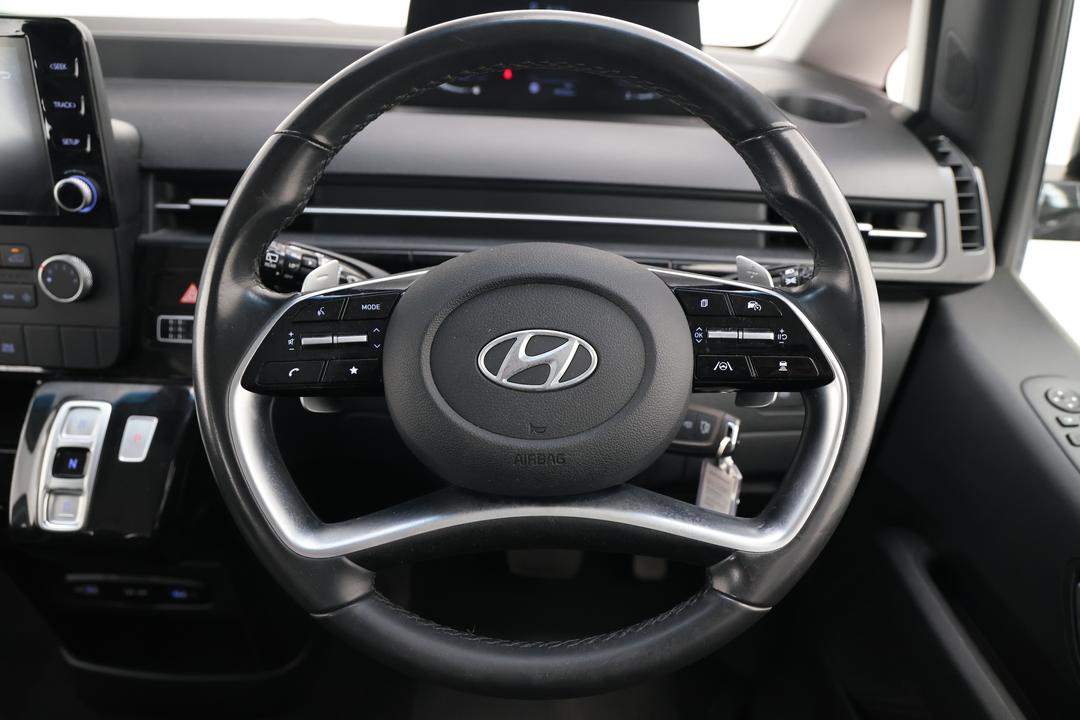 2022 Hyundai Staria Entry Level 8 Seat, Automatic, 90763 km, Steering Wheel Close-up