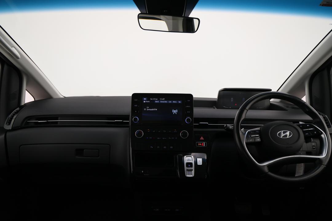 2022 Hyundai Staria Entry Level 8 Seat, Automatic, 90763 km, Dashboard View