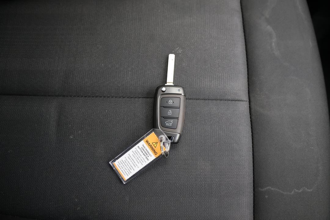 2022 Hyundai Staria Entry Level 8 Seat, Automatic, 90763 km, Key Close-up