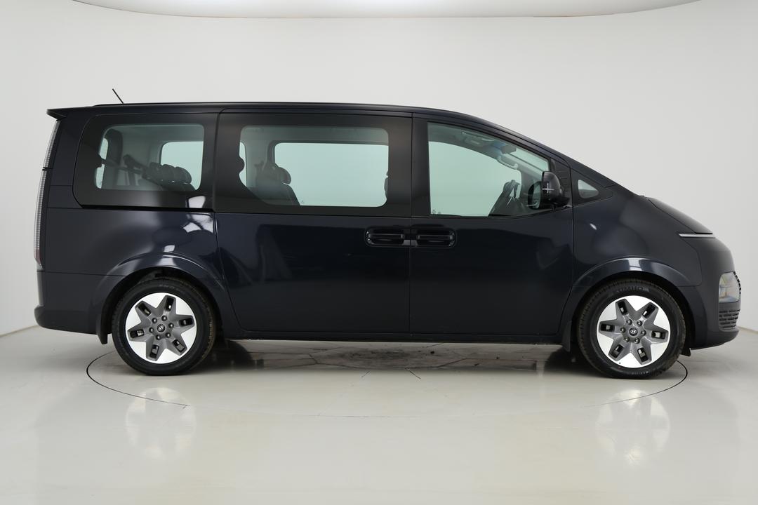 2022 Hyundai Staria Entry Level 8 Seat, Automatic, 90763 km, Right Side View