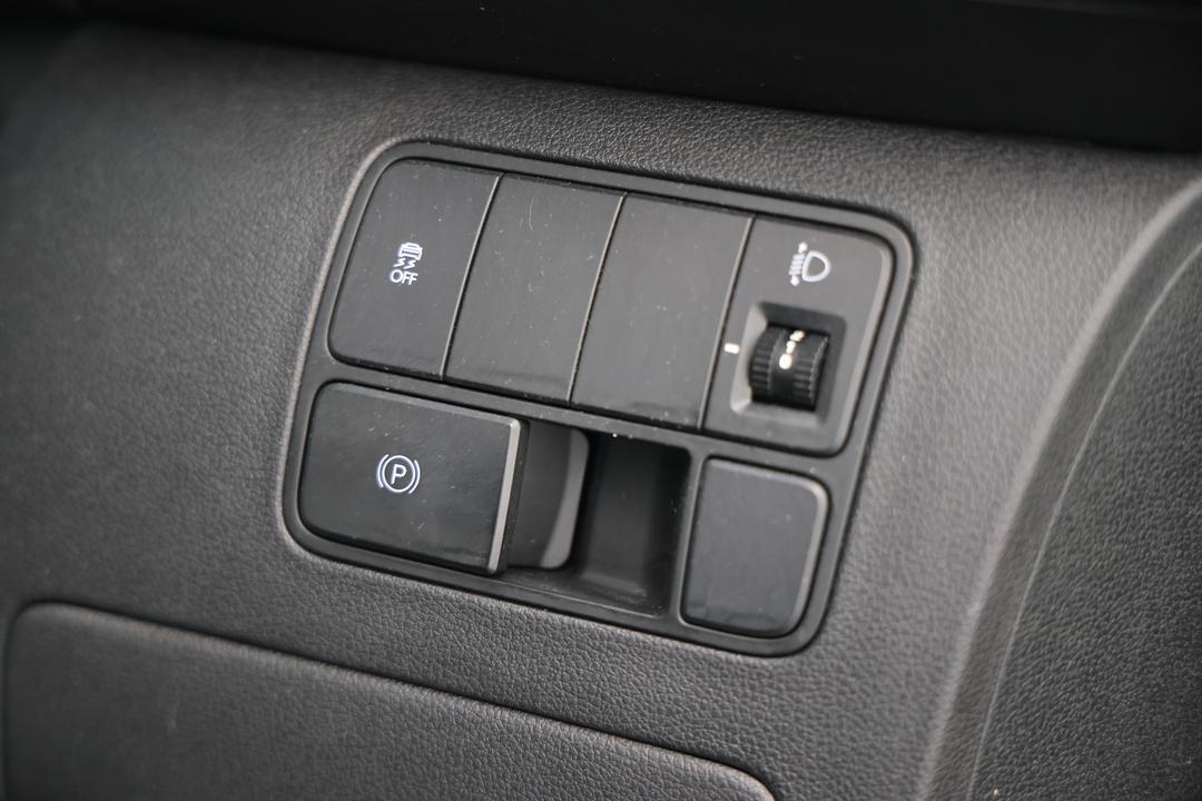 2022 Hyundai Staria Entry Level 8 Seat, Automatic, 90763 km, Utility Switches/Buttons