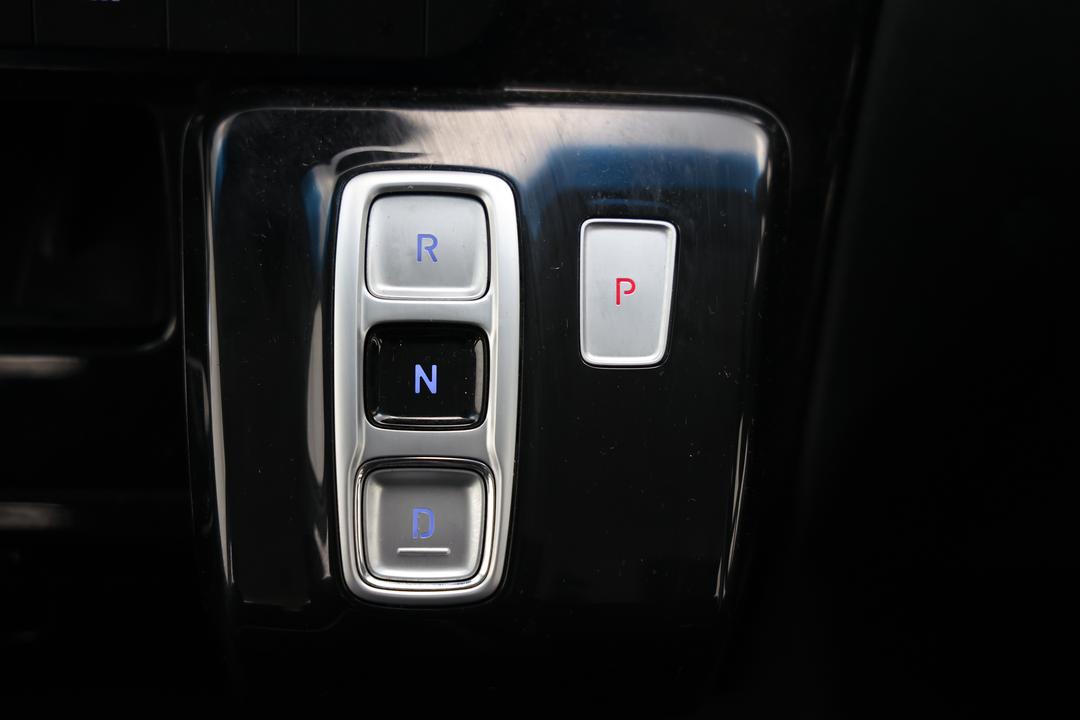 2022 Hyundai Staria Entry Level 8 Seat, Automatic, 90763 km, Gear Lever 