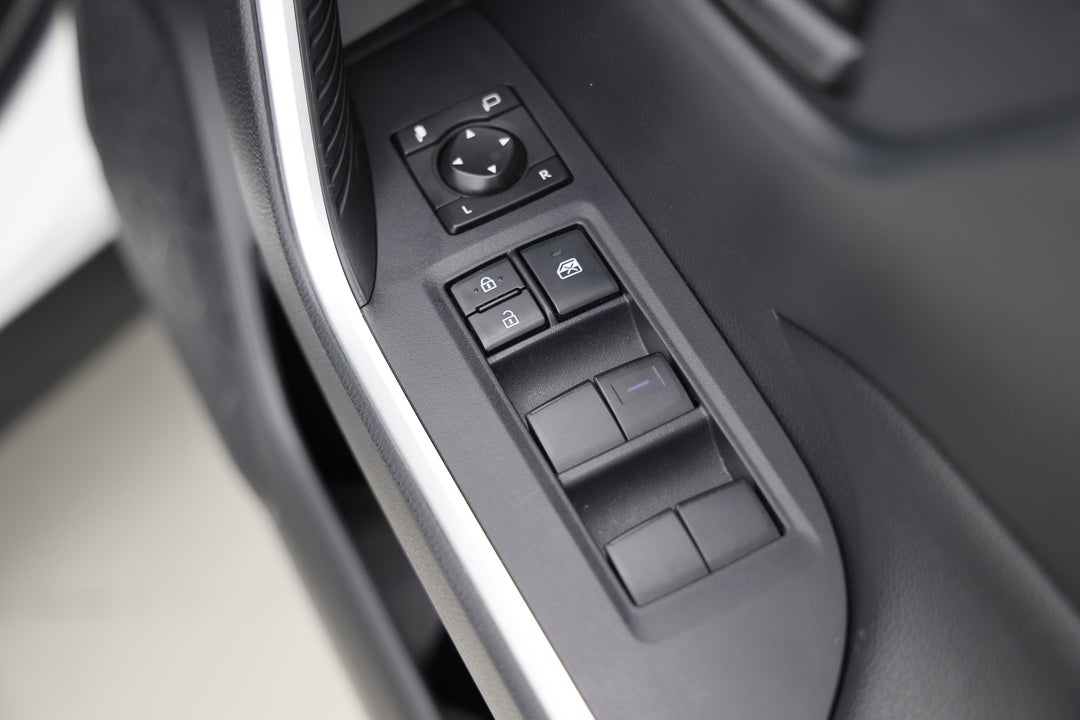 2022 Toyota RAV4 Gx (AWD) Hybrid, Automatic, 27374 km, Drivers Side Door Panel Controls