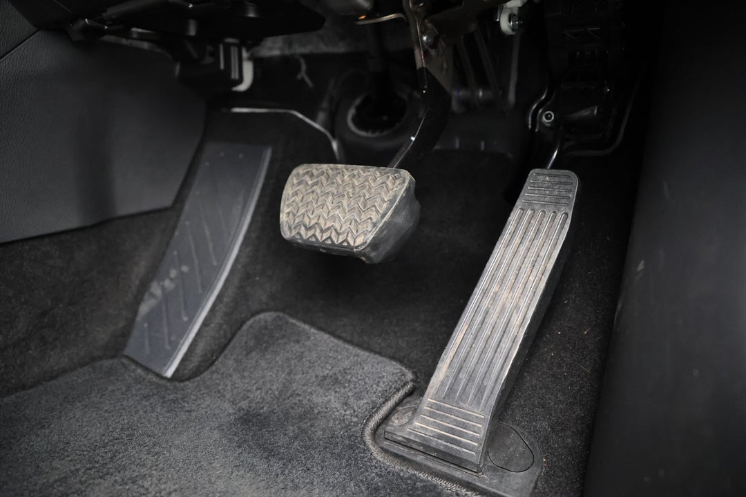 2022 Toyota RAV4 Gx (AWD) Hybrid, Automatic, 27374 km, Pedals and Footmat