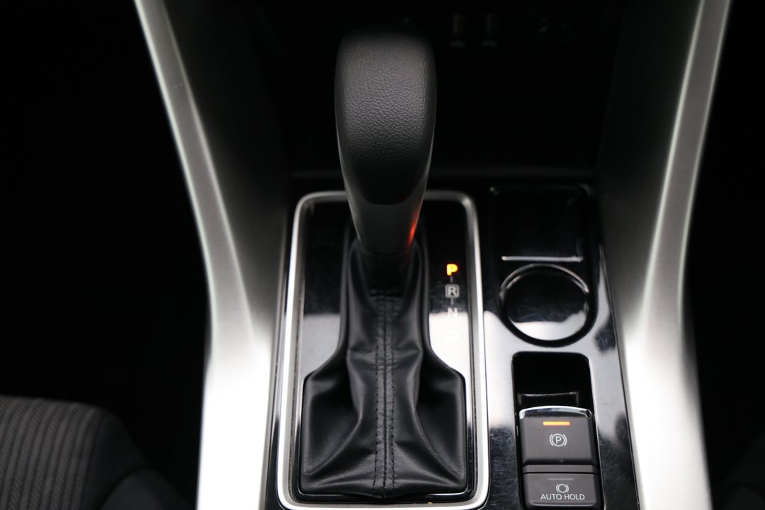 2022 Mitsubishi Eclipse Cross Ls (2WD), Automatic, 37683 km, Gear Lever 