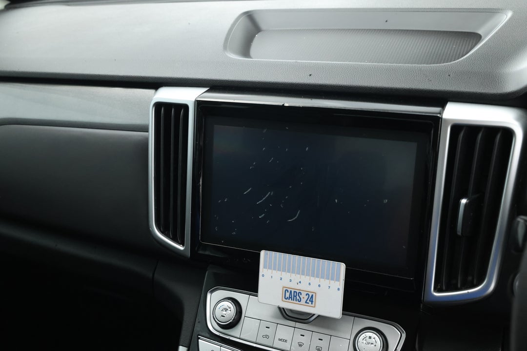 2021 GWM Ute Cannon (4x4), Automatic, 92176 km, Infotainment System Face Plate Scratch