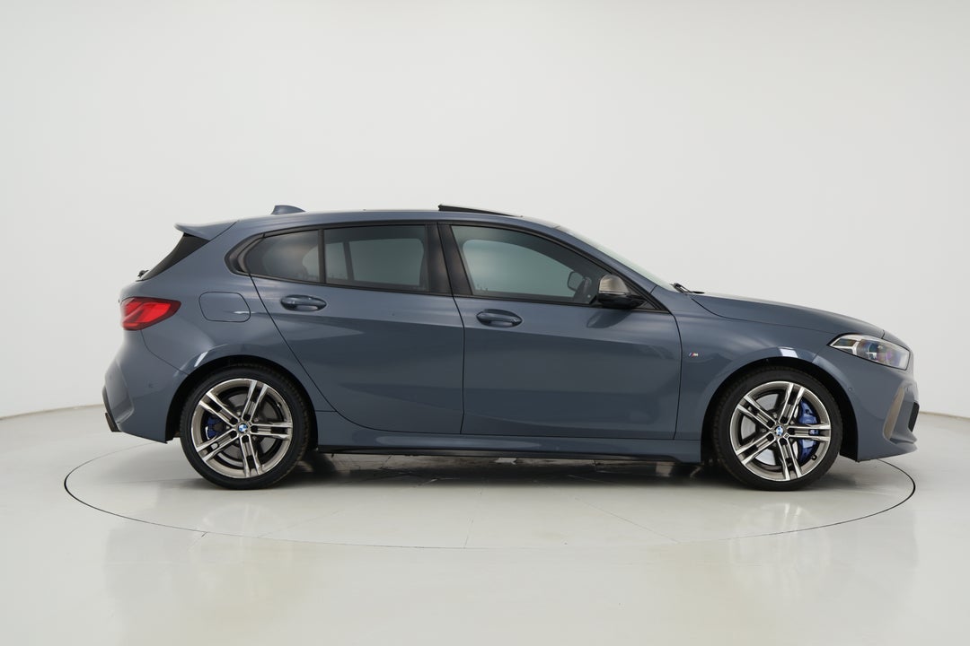 2020 BMW 1 M135i xDrive, Automatic, 59686 km, Right Side View