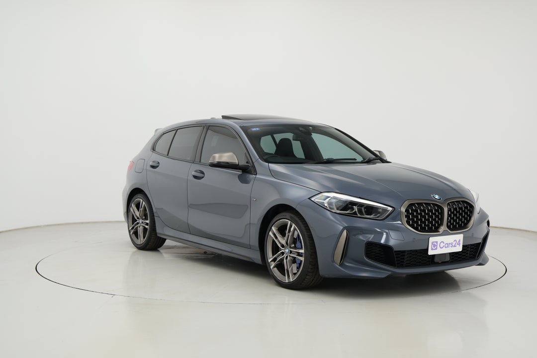 2020 BMW 1 M135i xDrive, Automatic, 59686 km, Right Front Diagonal (45- Degree) View