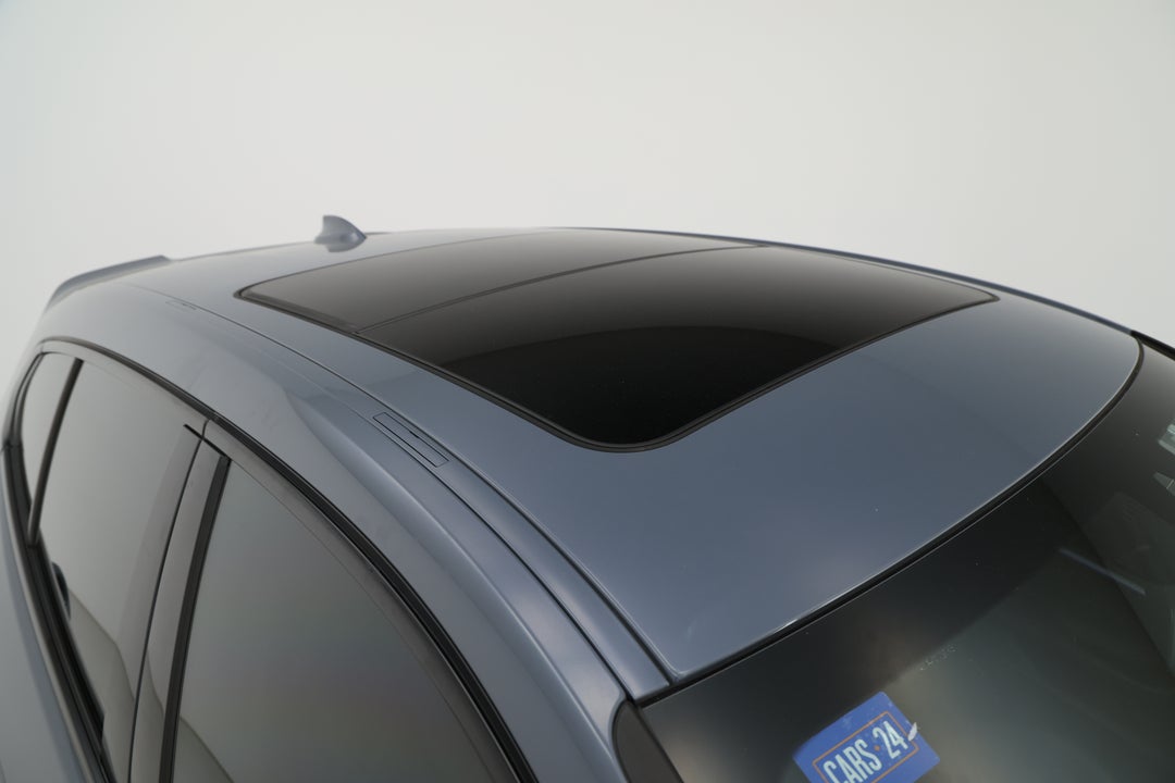 2020 BMW 1 M135i xDrive, Automatic, 59686 km, Roof/Sunroof View