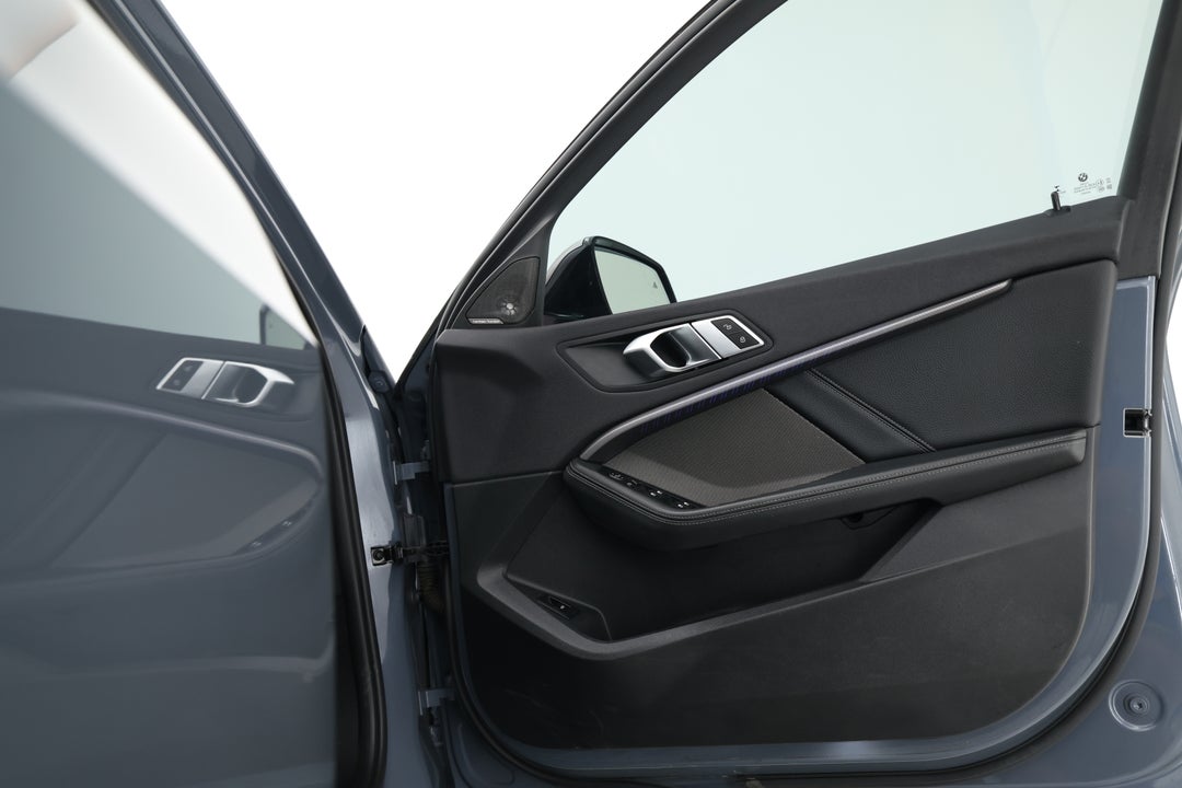 2020 BMW 1 M135i xDrive, Automatic, 59686 km, Speaker View