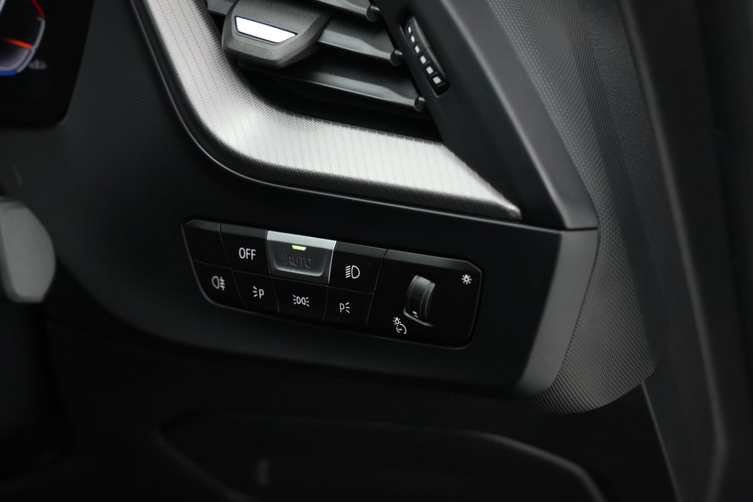 2020 BMW 1 M135i xDrive, Automatic, 59686 km, Utility Switches/Buttons